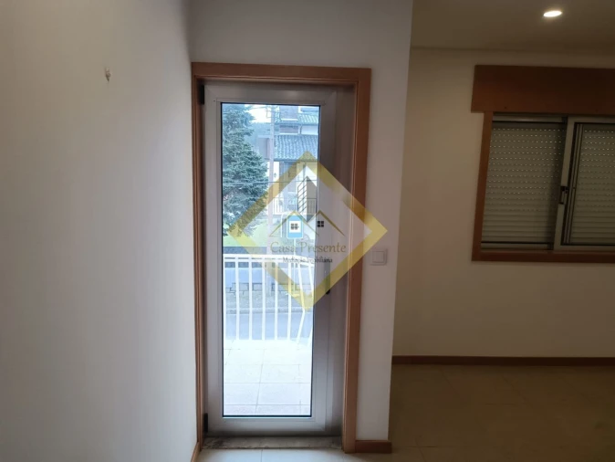 Apartamento T2 para Venda em Serzedo e Perosinho Foto 11