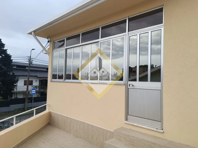 Apartamento T2 para Venda em Serzedo e Perosinho Foto 23