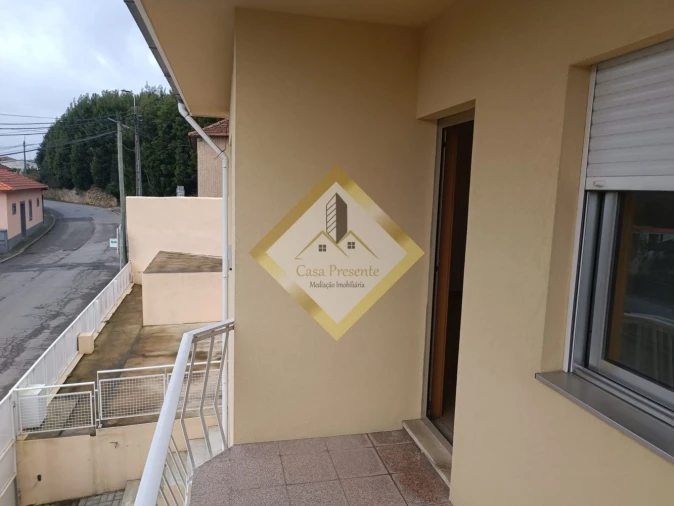 Apartamento T2 para Venda em Serzedo e Perosinho Foto 1