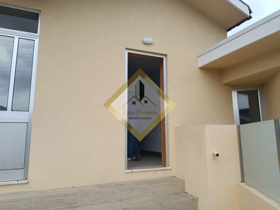 Apartamento T2 para Venda em Serzedo e Perosinho Foto 22