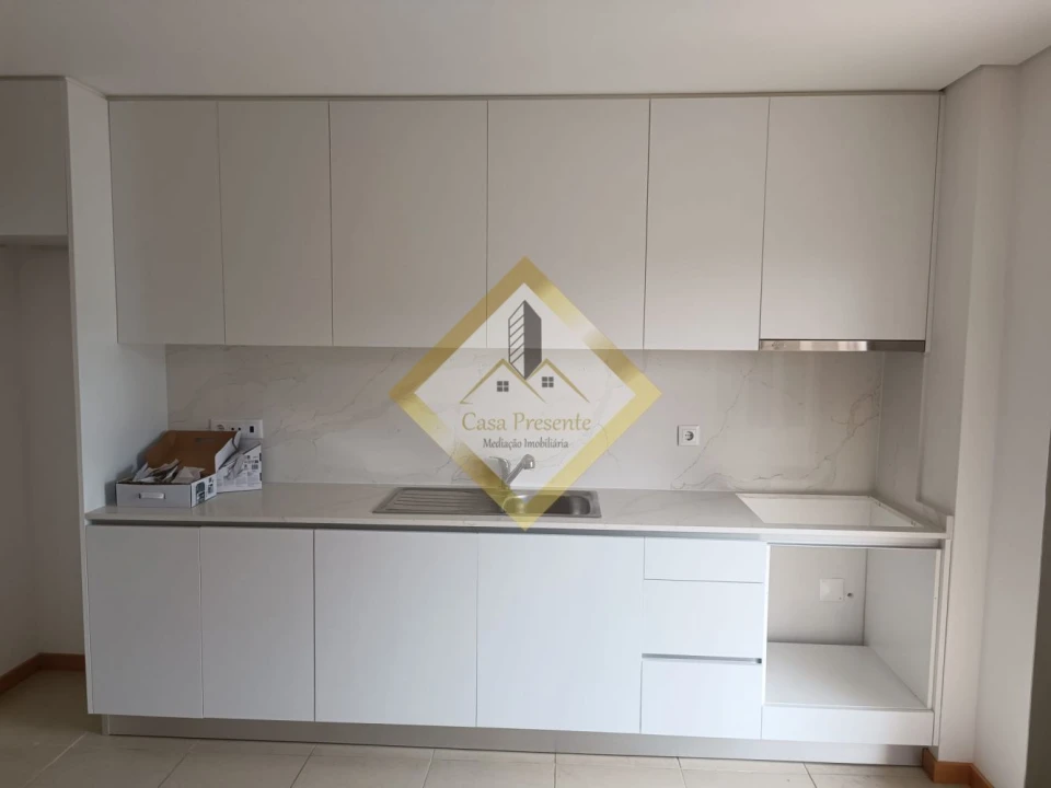 Apartamento T2 para Venda em Serzedo e Perosinho Foto 2