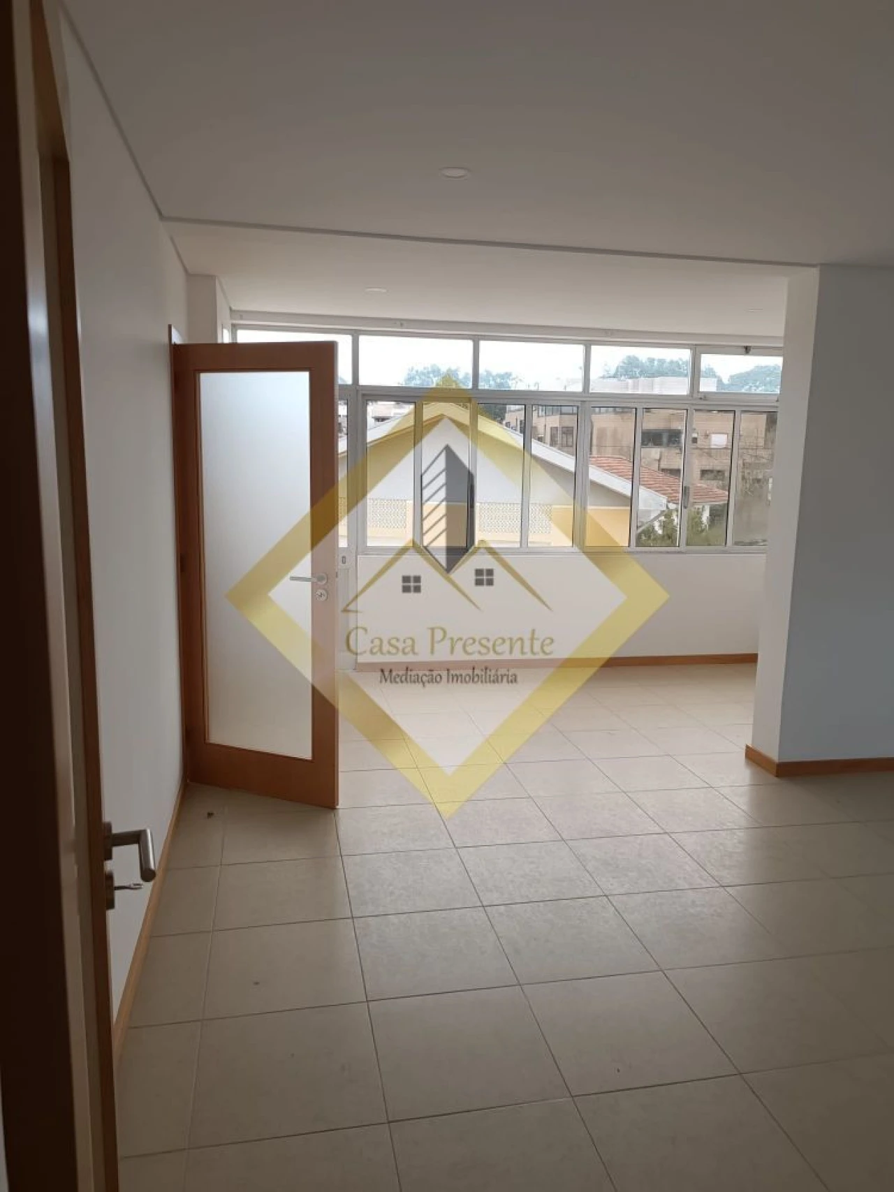 Apartamento T2 para Venda em Serzedo e Perosinho Foto 9