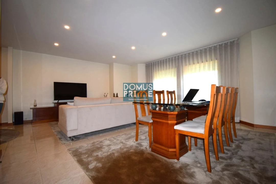 Moradia T4 para Venda em Braga (São José de São Lázaro e São João do Souto) Foto 4