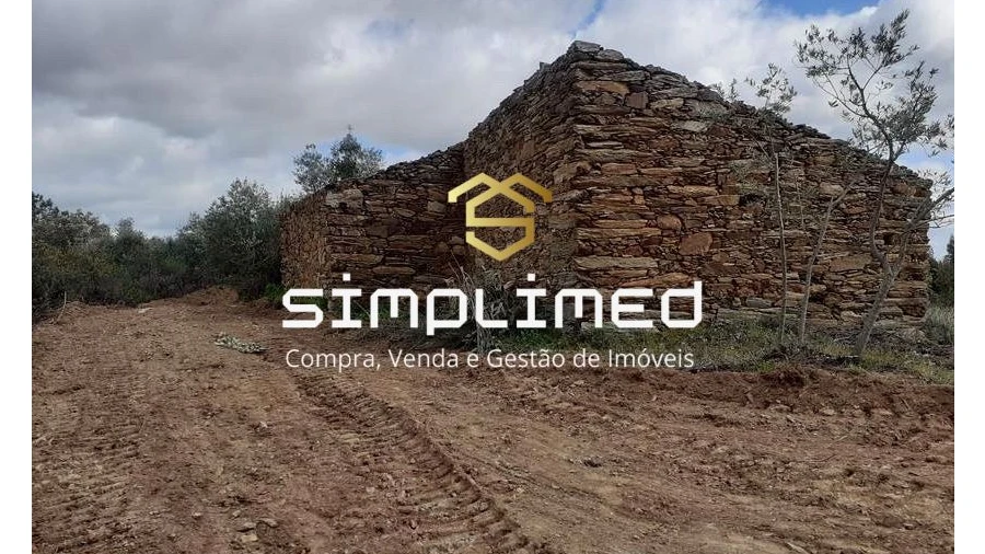 Terreno para Venda em Escalos de Baixo e Mata