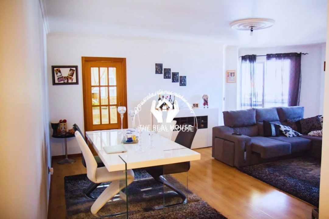 Apartamento T2 para Venda em São Martinho Foto 4