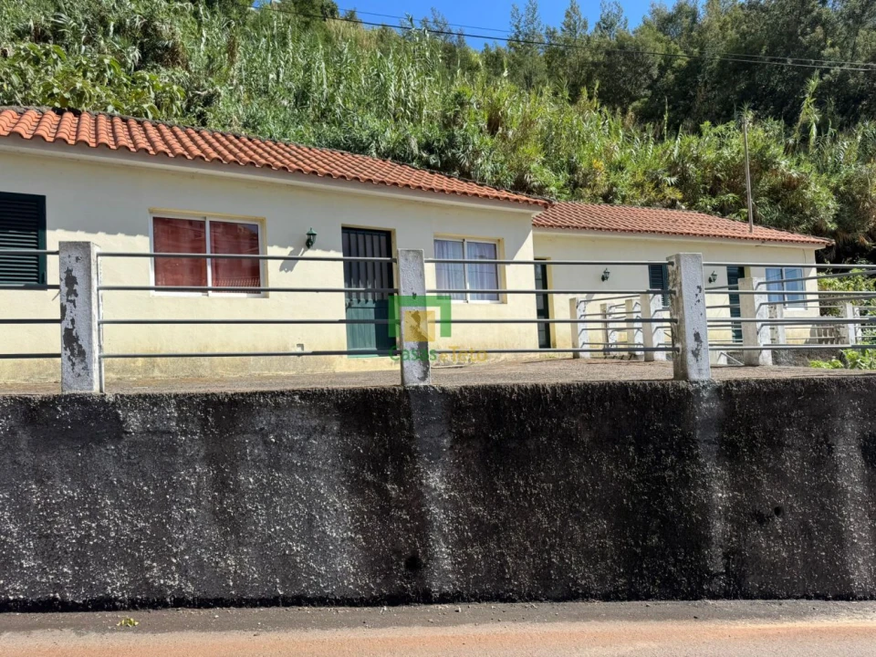 Moradia T2 para Venda em São Roque Foto 3