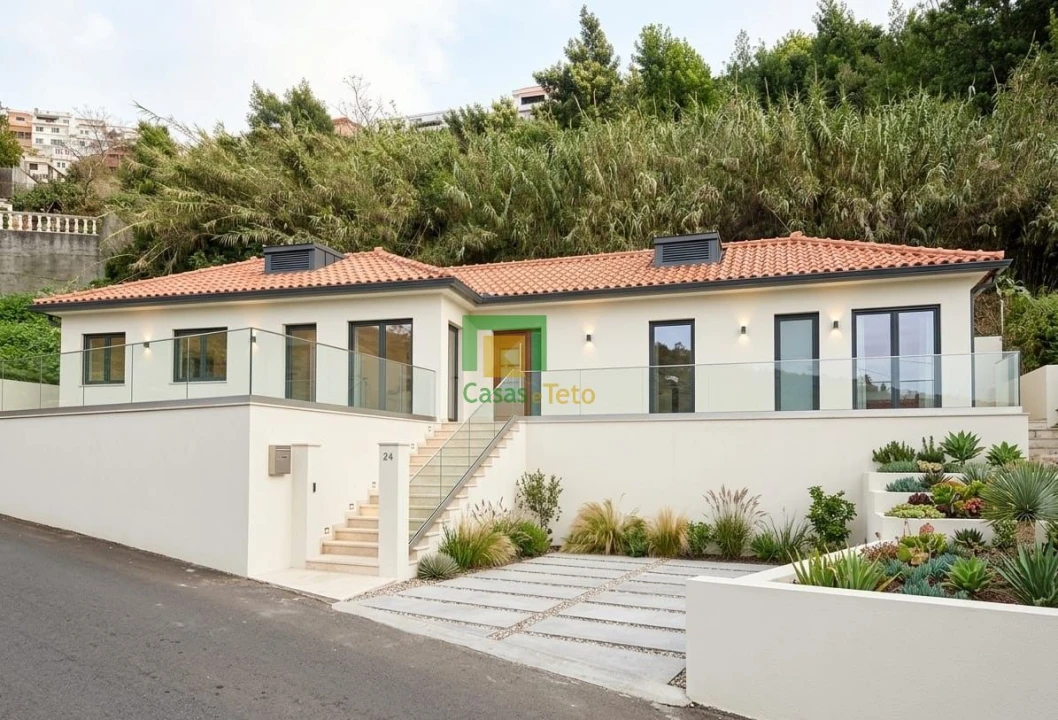 Moradia T2 para Venda em São Roque Foto 1