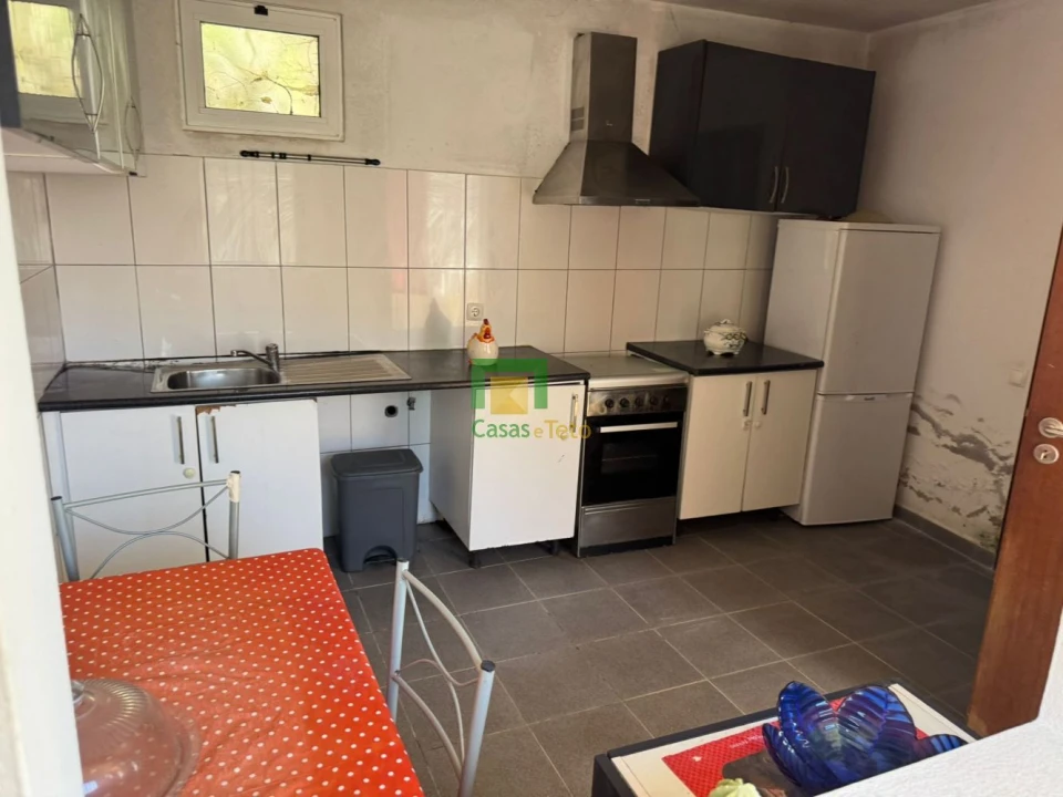 Moradia T2 para Venda em São Roque Foto 8