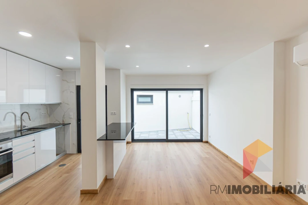 Moradia T2 para Venda em Santa Marinha e São Pedro da Afurada Foto 5