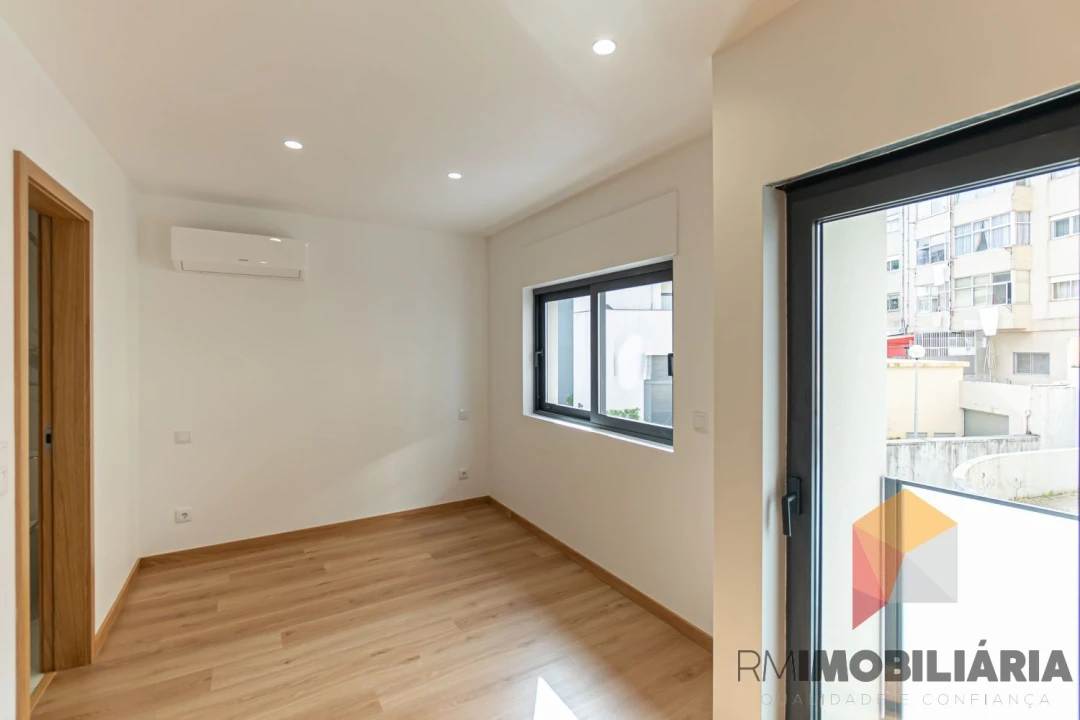 Moradia T2 para Venda em Santa Marinha e São Pedro da Afurada Foto 33