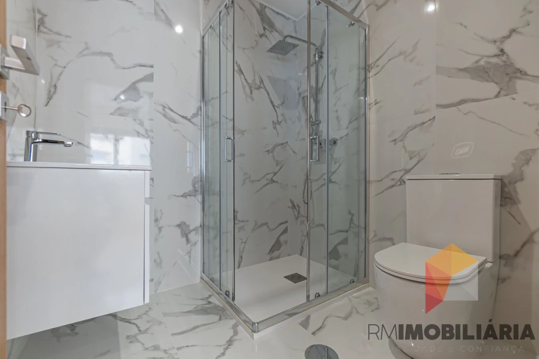 Moradia T2 para Venda em Santa Marinha e São Pedro da Afurada Foto 32