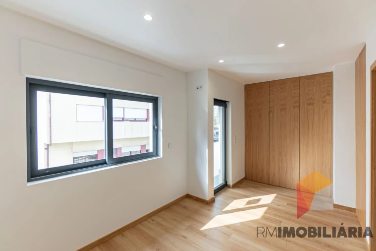 Moradia T2 para Venda em Santa Marinha e São Pedro da Afurada Foto 29