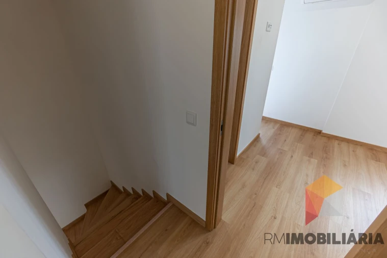 Moradia T2 para Venda em Santa Marinha e São Pedro da Afurada Foto 18