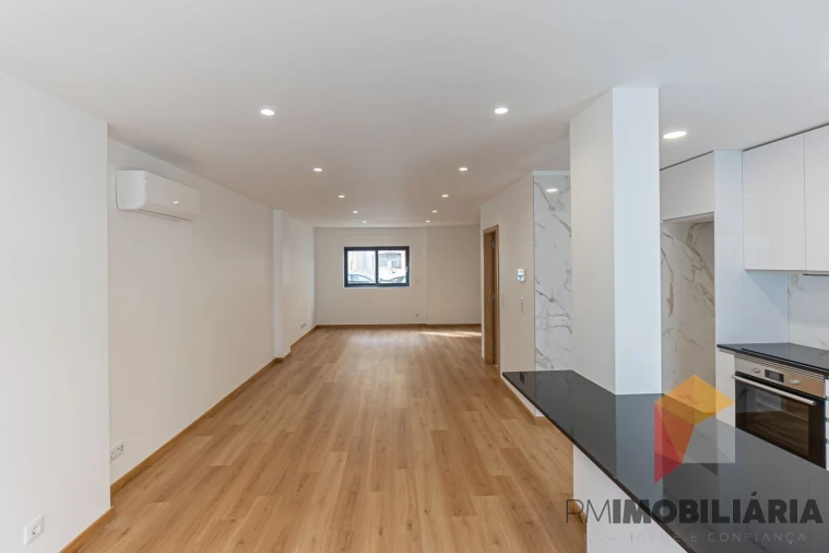 Moradia T2 para Venda em Santa Marinha e São Pedro da Afurada Foto 14