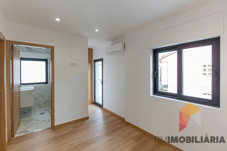 Moradia T2 para Venda em Santa Marinha e São Pedro da Afurada Foto 21