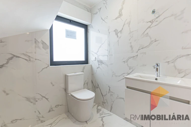 Moradia T2 para Venda em Santa Marinha e São Pedro da Afurada Foto 12