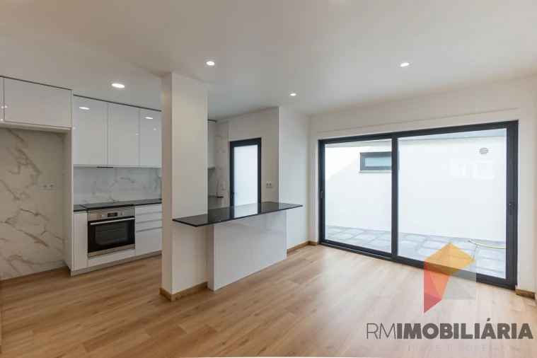 Moradia T2 para Venda em Santa Marinha e São Pedro da Afurada Foto 6