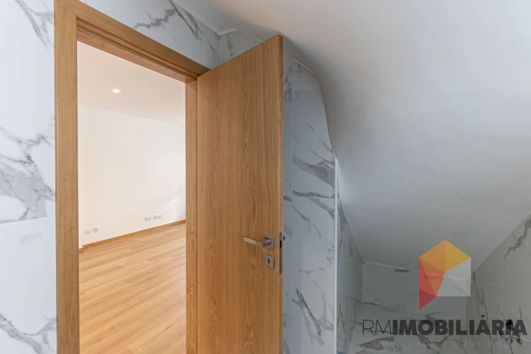 Moradia T2 para Venda em Santa Marinha e São Pedro da Afurada Foto 11