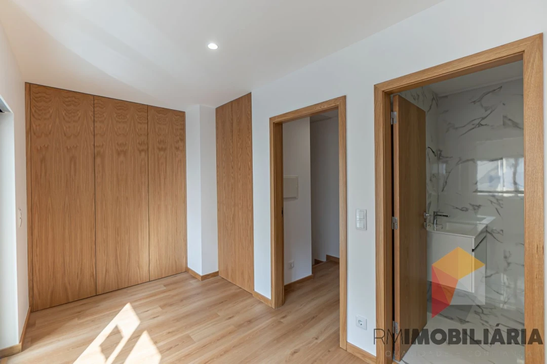 Moradia T2 para Venda em Santa Marinha e São Pedro da Afurada Foto 30