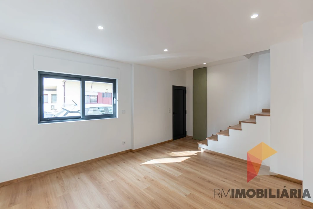 Moradia T2 para Venda em Santa Marinha e São Pedro da Afurada Foto 16