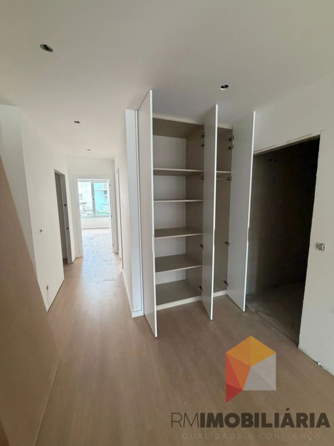 Apartamento T2 para Venda em Paranhos Foto 16