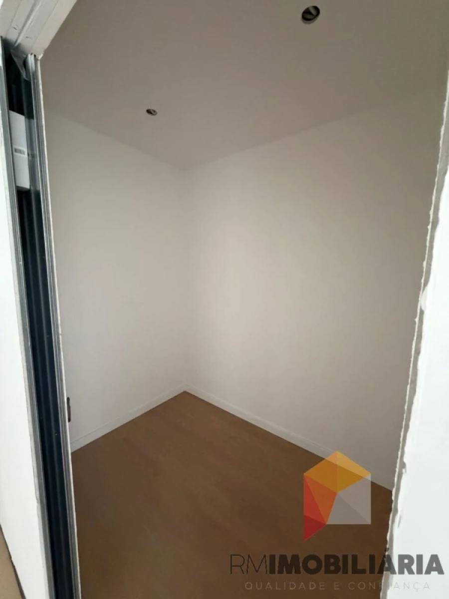 Apartamento T2 para Venda em Paranhos Foto 11