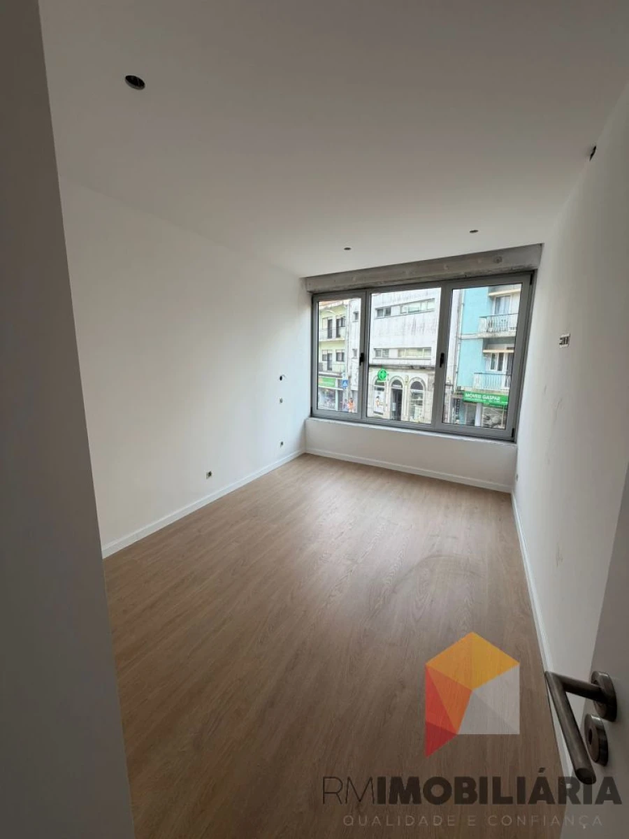 Apartamento T2 para Venda em Paranhos Foto 2