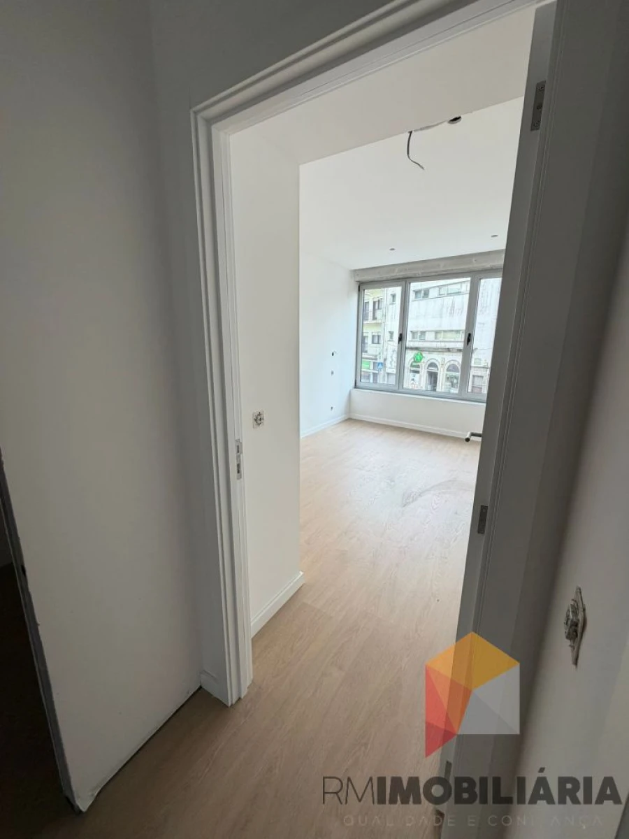 Apartamento T2 para Venda em Paranhos Foto 4