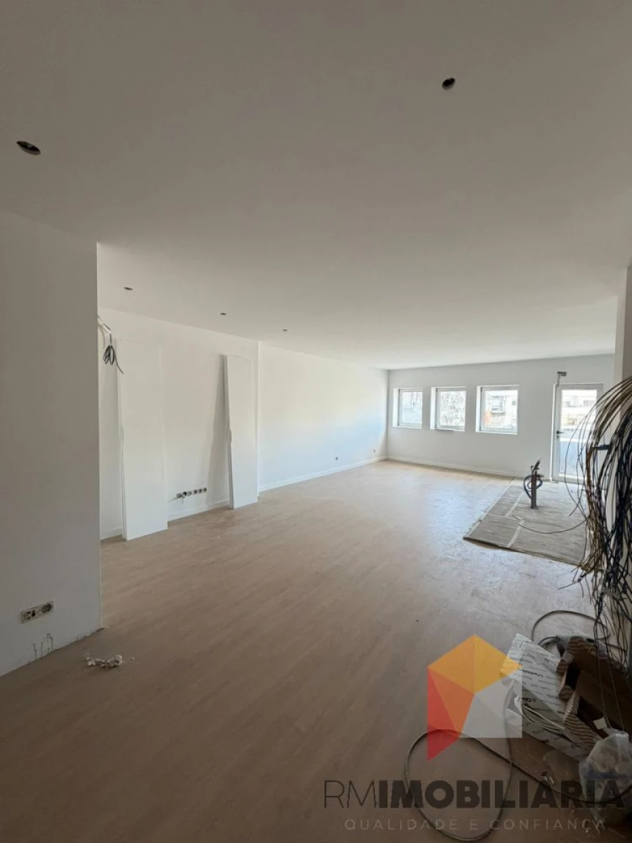 Apartamento T2 para Venda em Paranhos Foto 14