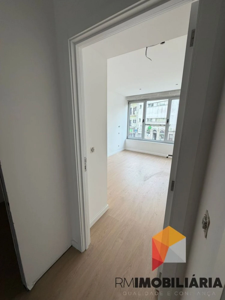 Apartamento T2 para Venda em Paranhos Foto 8