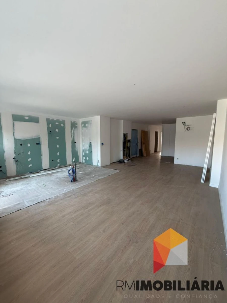 Apartamento T2 para Venda em Paranhos Foto 20
