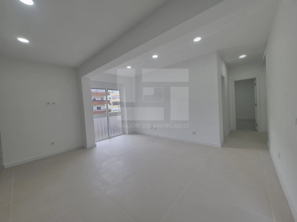 Apartamento T2 para Venda em Laranjeiro e Feijó Foto 10