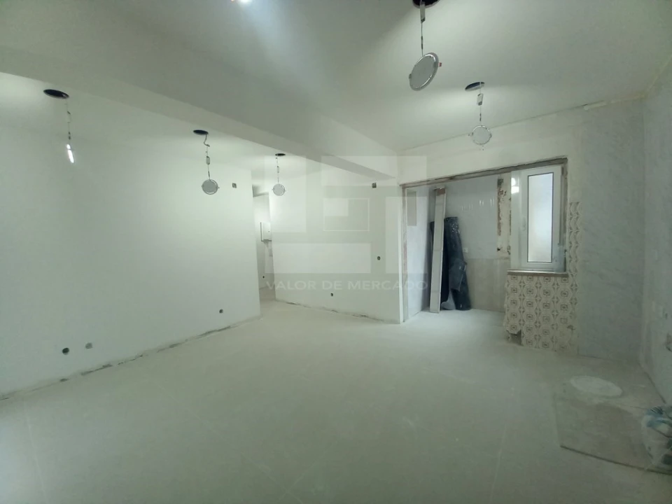 Apartamento T2 para Venda em Laranjeiro e Feijó Foto 24