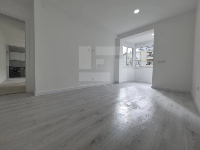 Apartamento T2 para Venda em Laranjeiro e Feijó Foto 6