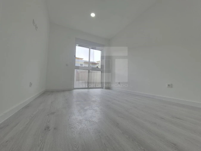 Apartamento T2 para Venda em Laranjeiro e Feijó Foto 9