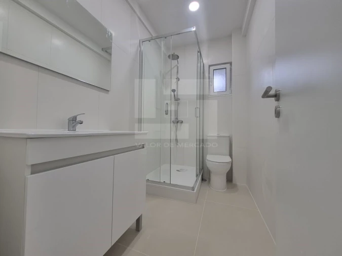 Apartamento T2 para Venda em Laranjeiro e Feijó Foto 12