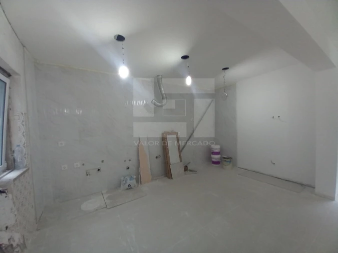 Apartamento T2 para Venda em Laranjeiro e Feijó Foto 27