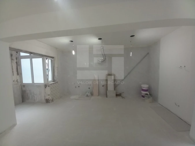 Apartamento T2 para Venda em Laranjeiro e Feijó Foto 29