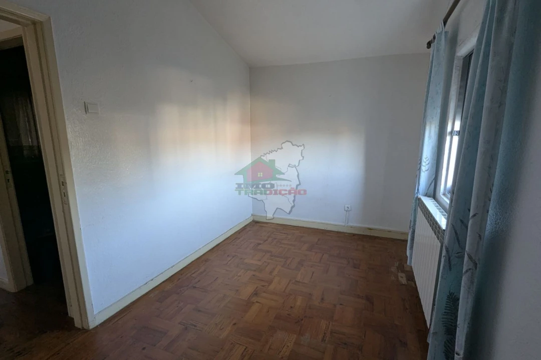 Moradia T3 para Venda em Cernache do Bonjardim, Nesperal e Palhais Foto 10