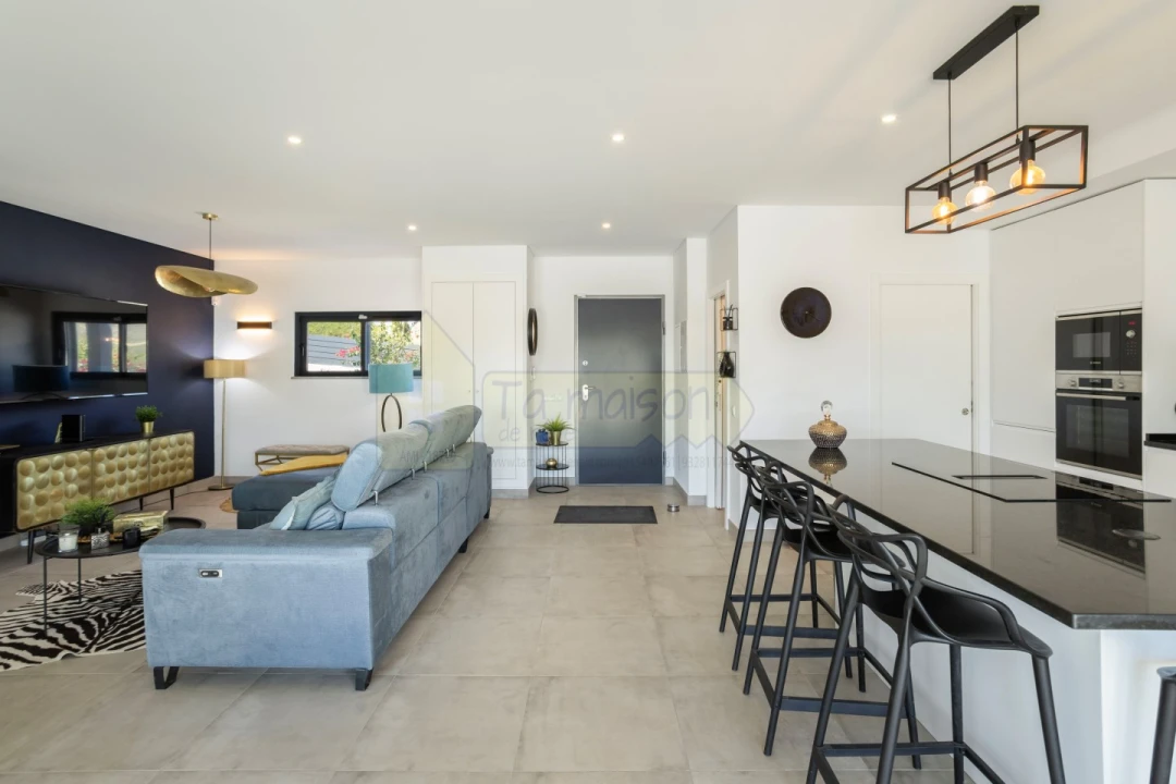 Moradia T3 para Venda em Quelfes Foto 10