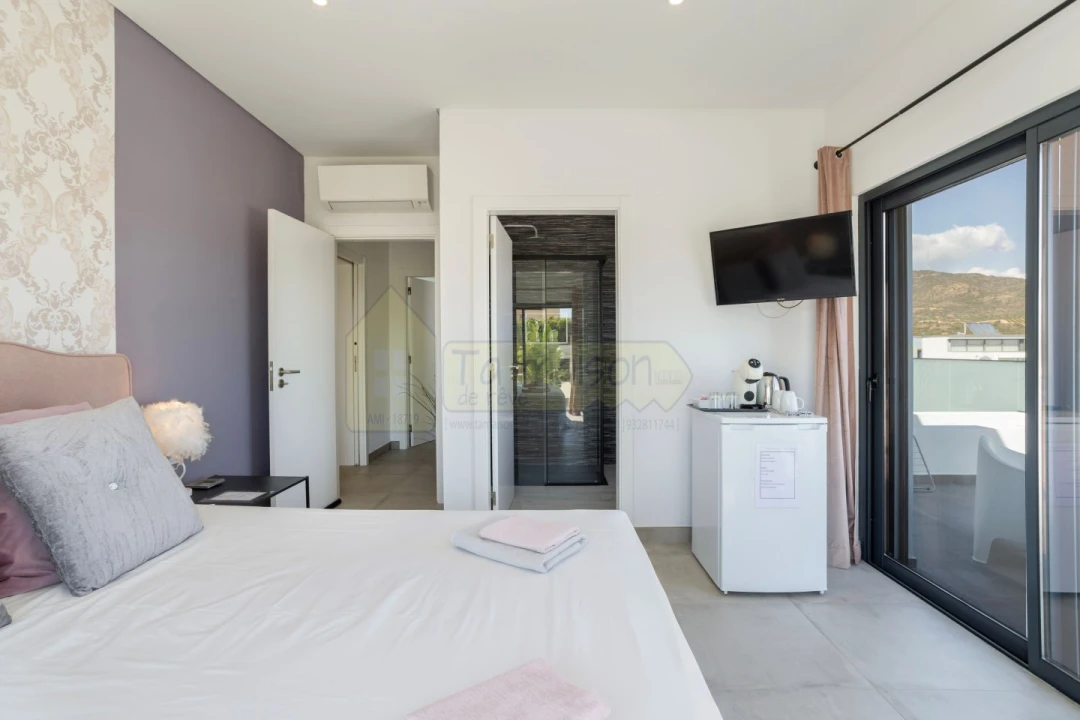 Moradia T3 para Venda em Quelfes Foto 18