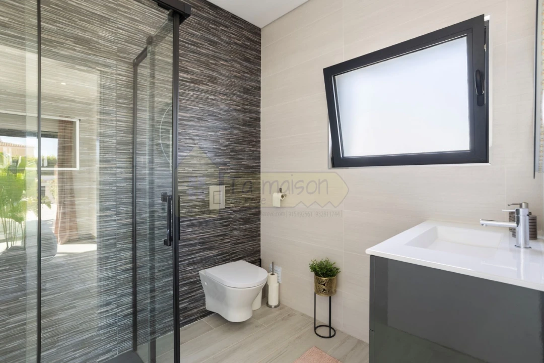 Moradia T3 para Venda em Quelfes Foto 23