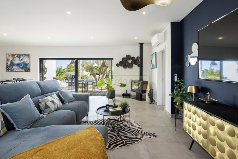 Moradia T3 para Venda em Quelfes Foto 4