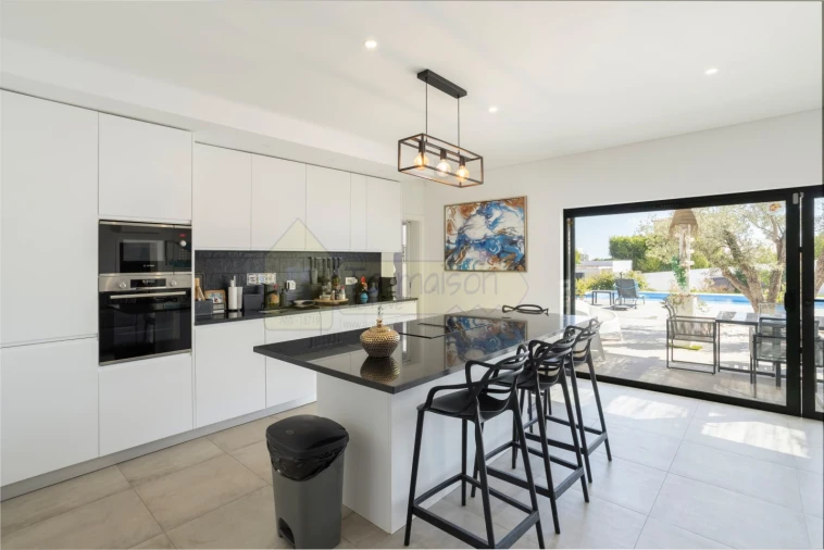 Moradia T3 para Venda em Quelfes Foto 13