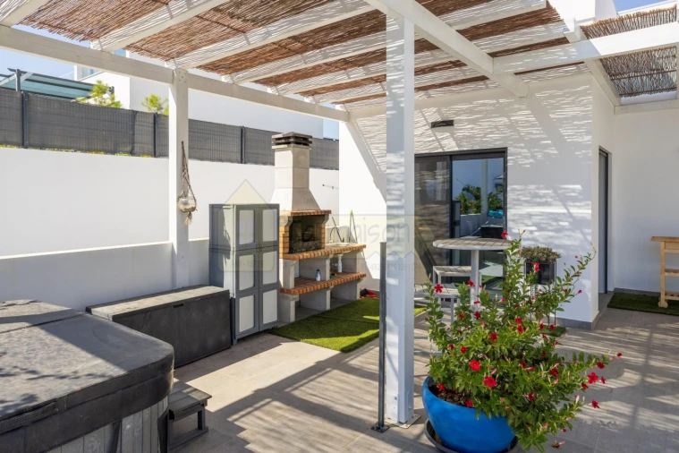 Moradia T3 para Venda em Quelfes Foto 25