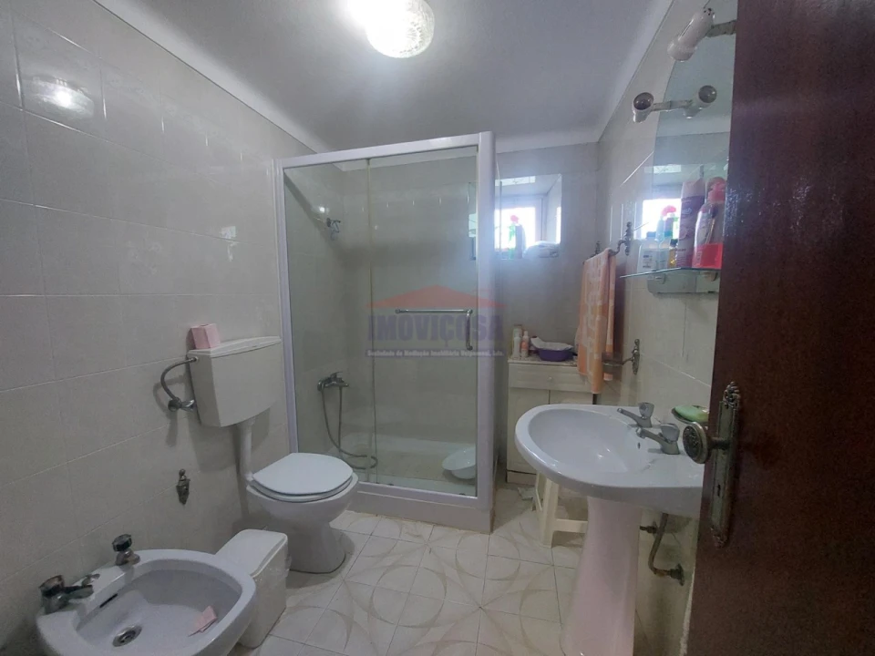 Moradia T2 para Venda em Ciladas Foto 9