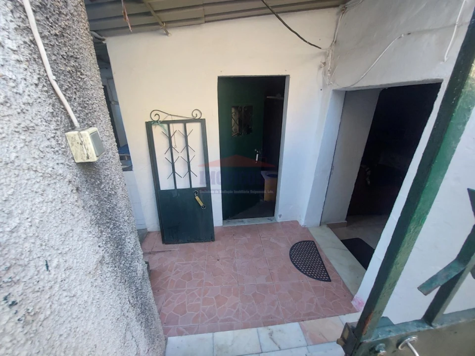 Moradia T2 para Venda em Ciladas Foto 23