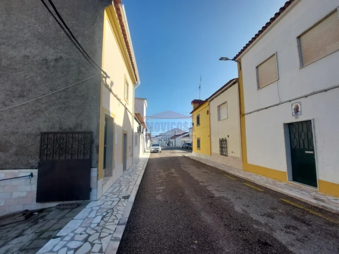 Moradia T2 para Venda em Ciladas Foto 2