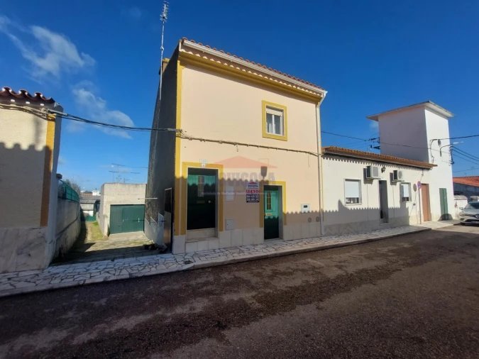 Moradia T2 para Venda em Ciladas Foto 1