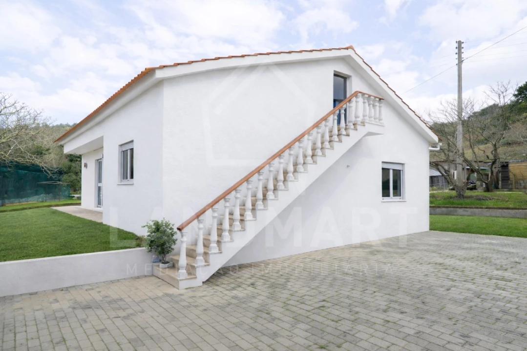 Moradia T3 para Venda em Alcobaça e Vestiaria Foto 3